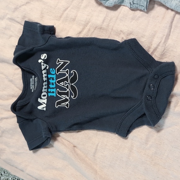 Boys Newborn Short Sleeve Onesie Lot 4 Piece Set - Picture 5 of 5